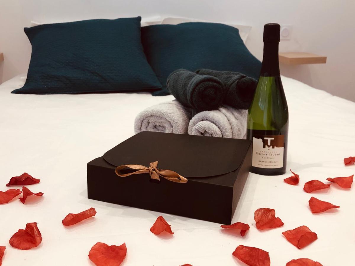 Maison Dans Les Arbres, Spa, Tennis, Parking 尼姆 外观 照片
