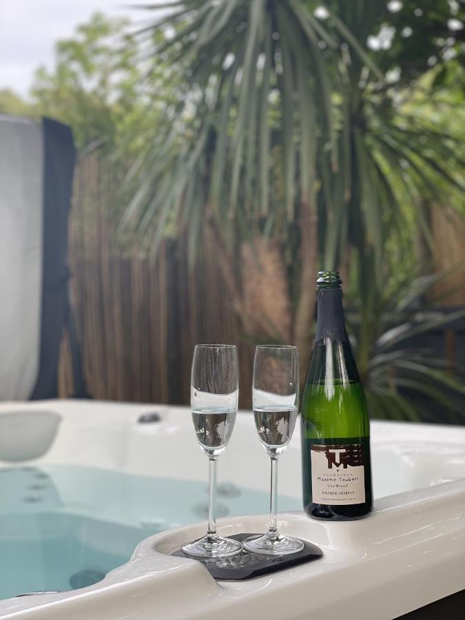 Maison Dans Les Arbres, Spa, Tennis, Parking 尼姆 外观 照片
